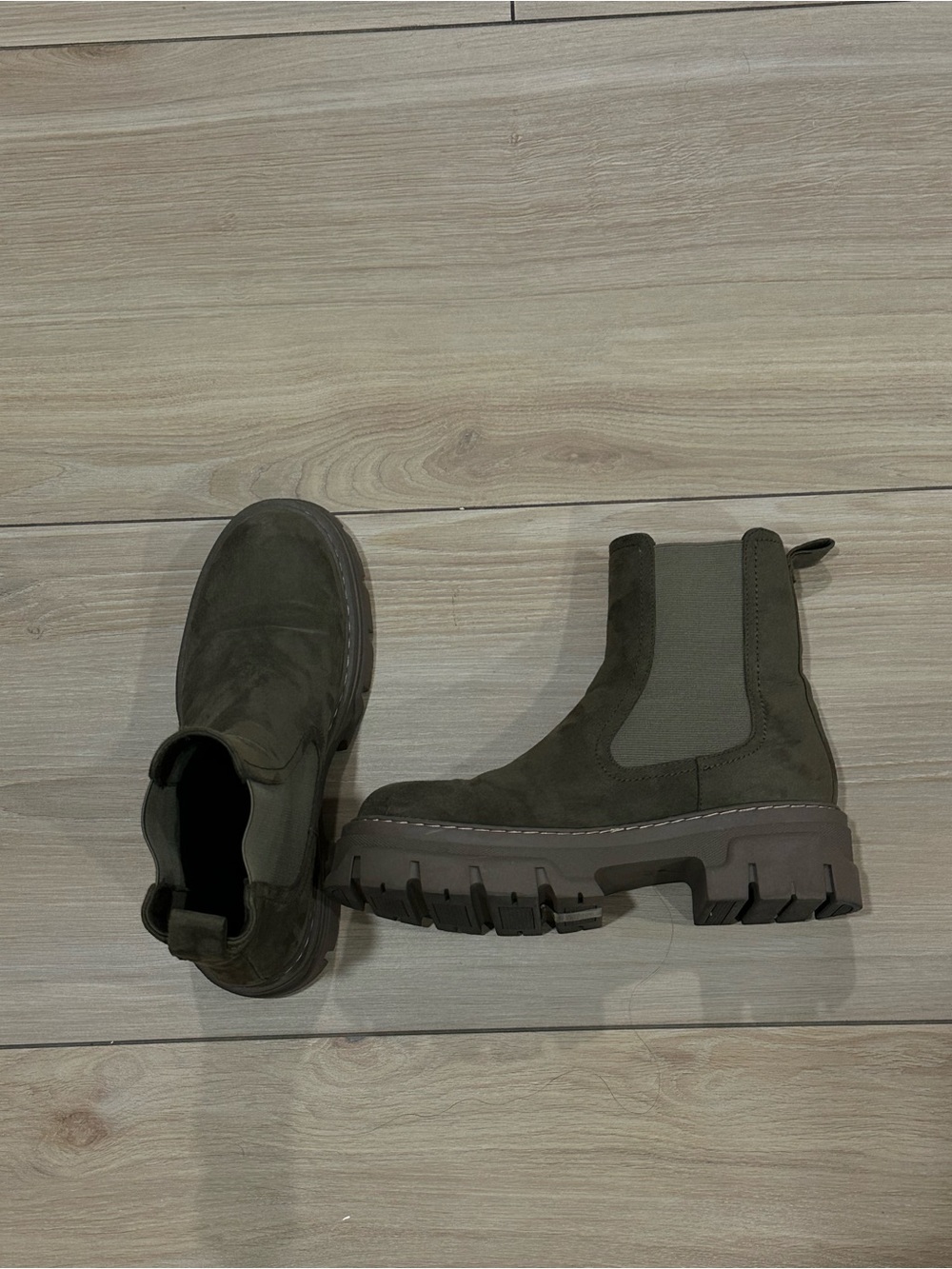 H&M Women's Chukka Boots in Olive Green